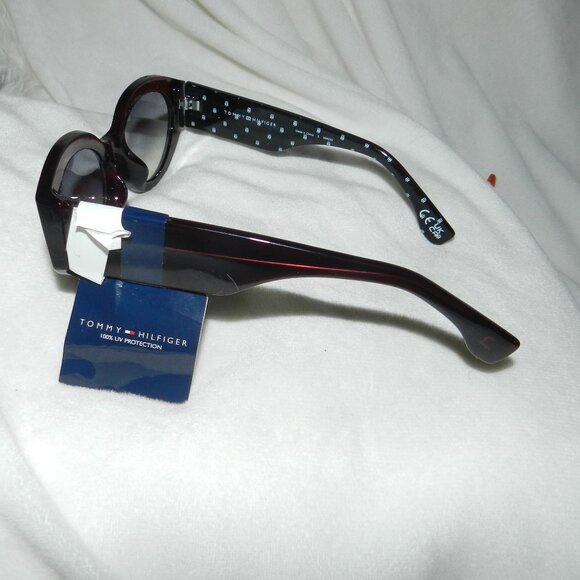 Tommy Hilfiger Logo Frames Women's Cat eye Sunglasses 🆕 📦⌚🏃🏻💨⚡🚚 - Picture 9 of 15